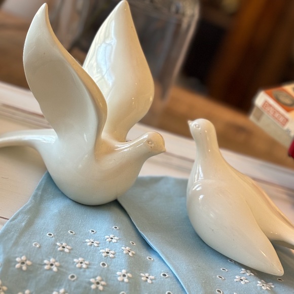 Home Interiors Other - Pair of 50th Anniversary Home Interior White Doves